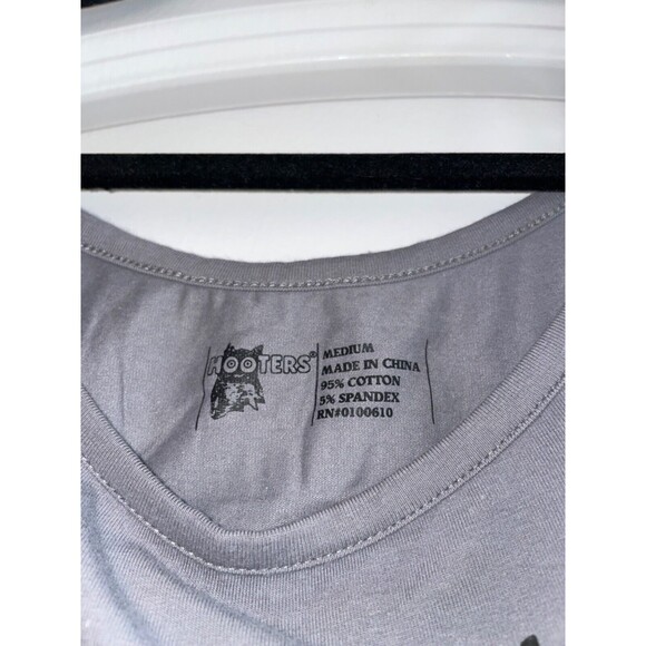 Hooters Vintage NWT Women's Lethal Beauty Graphic Tank Top size M Embellished - Picture 4 of 8